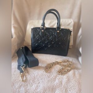 Louis Vuitton Speedy 22 Bandolier Black Lambskin Leather Bag